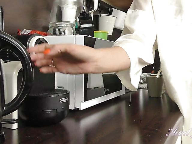 Marta Slik - Mom masturbating before breakfast