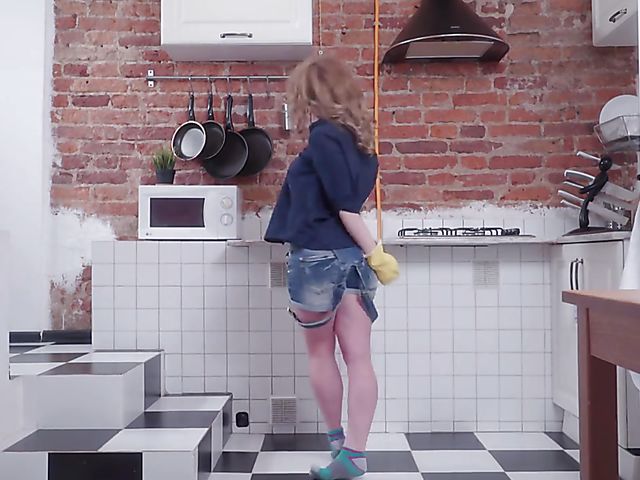 Alexa Flexy - Russian girl solo in the kitchen 