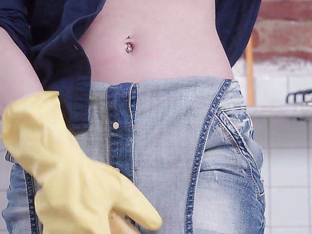 Alexa Flexy - Russian girl solo in the kitchen 