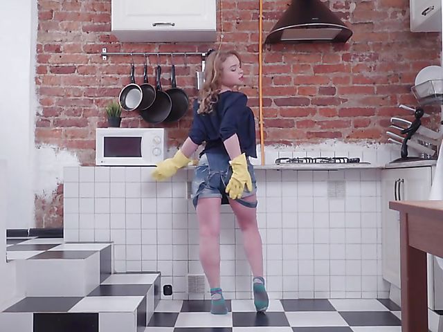 Alexa Flexy - Russian girl solo in the kitchen 
