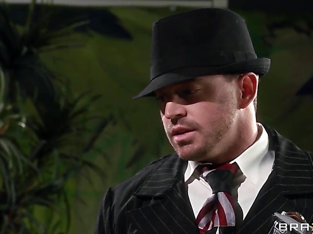 Aaliyah Love & Veronica Avluv - Pin up lesbians anal fun