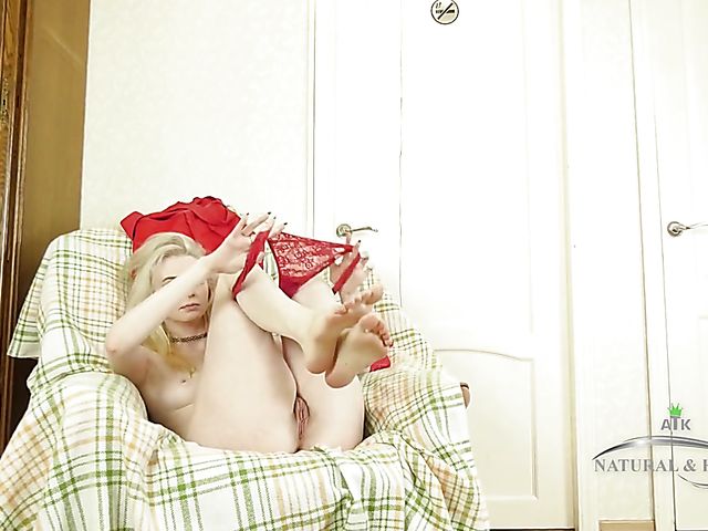 Hairy pussy solo with girl in red Linda Maers