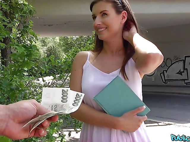 Czech sex for money in the park with Jenifer Jane