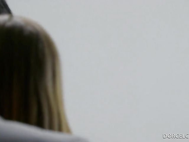 Quickie with elegant French pornstar Clea Gaultier