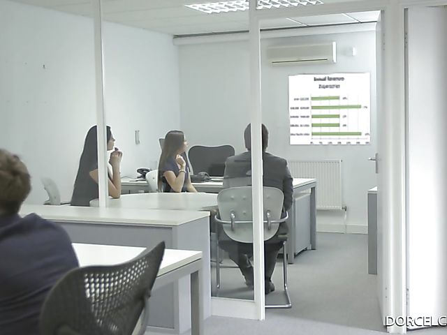 Quickie with elegant French pornstar Clea Gaultier