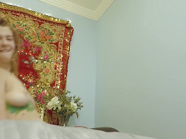 Australian solo girl next door Pixie Faye masturbates