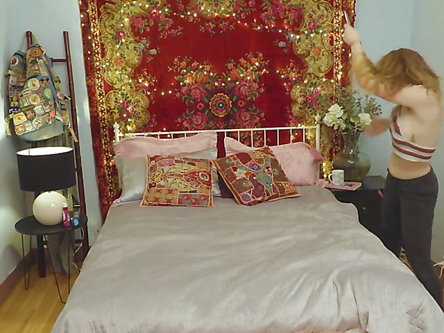 Australian solo girl next door Pixie Faye masturbates