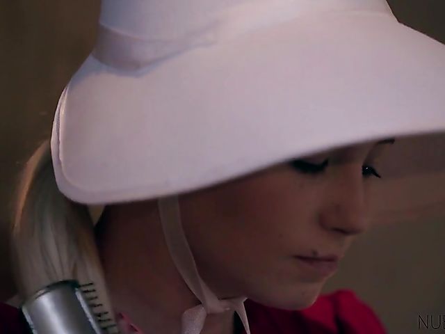 Handmaidens XXX parody with adorably cute Carolina Sweets