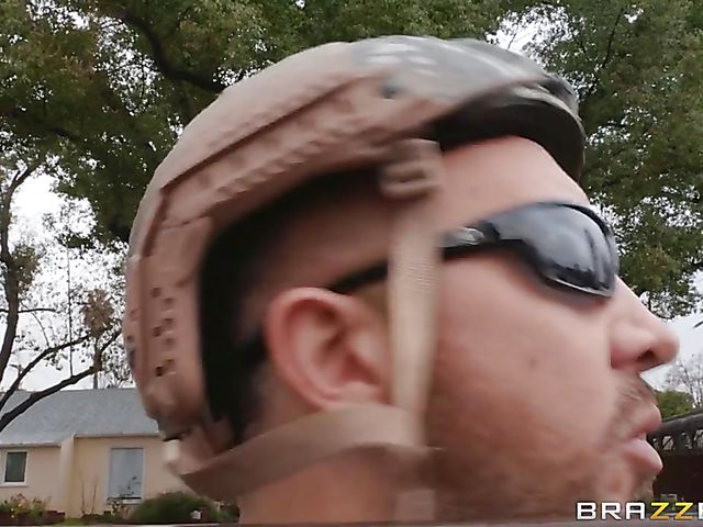 Perfect body babe Katana Kombat gets nailed by fully equipped Keiran Lee