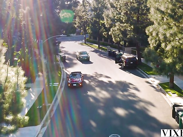 Natural blonde babe Mazzy Grace gets slammed by Bambino