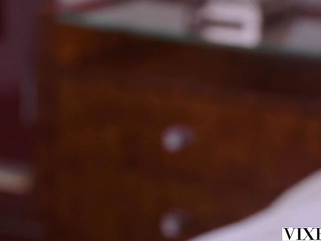 Natural blonde babe Mazzy Grace gets slammed by Bambino