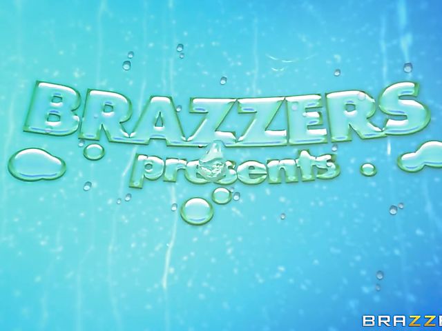 Abigail Mac's bikini big tits and wet cunt for a lucky dude by the pool