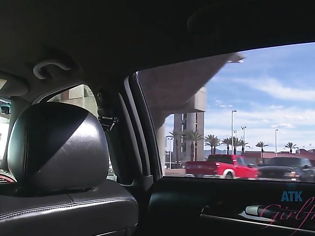 Tiffany Doll bathing and spreading pussy closeup in the hotel room