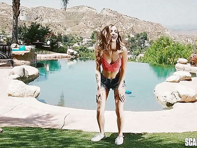 Backyard hardcore threesome with squirting Karla Kush and busty Luna Star