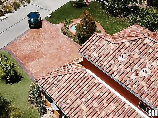 Backyard hardcore threesome with squirting Karla Kush and busty Luna Star