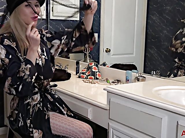 Ciel - MILF masturbation in her crotchless bodystocking 