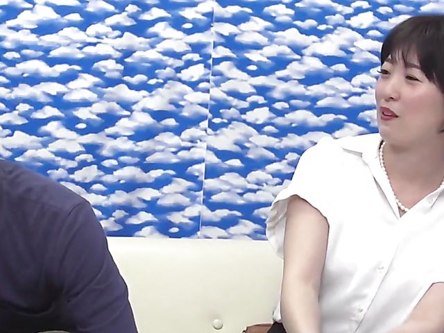 Japanese facial after quick blowjobs with real asian couples