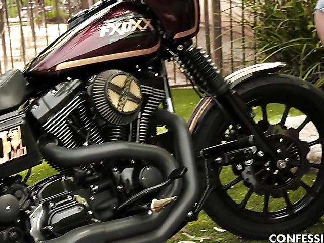 Kenzi Ryans' outdoor quickie with dirty older biker