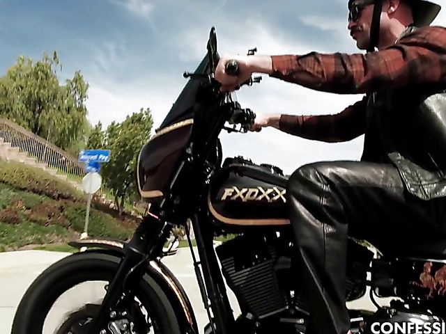 Kenzi Ryans' outdoor quickie with dirty older biker