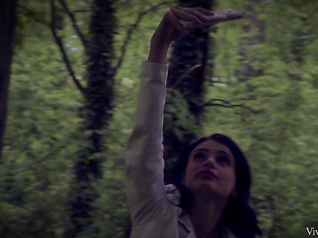 Allatra Hot - Lesbian MILF seduces lost teen Kate Rich