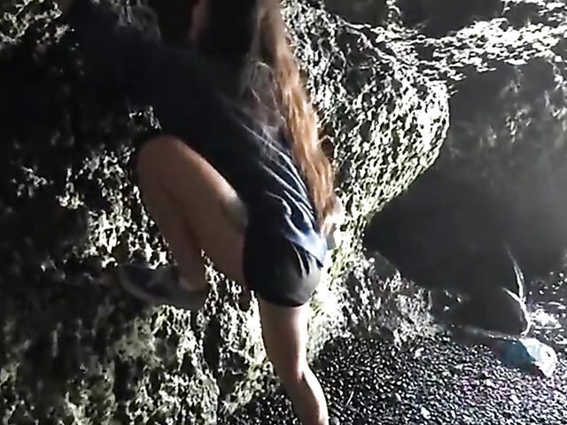 Mi Ha Doan gets her wet pussy fingered in the car