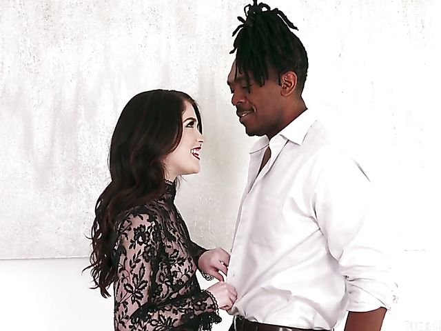 Dredd sticks his real big black cock in ivory babe Evelyn Claire