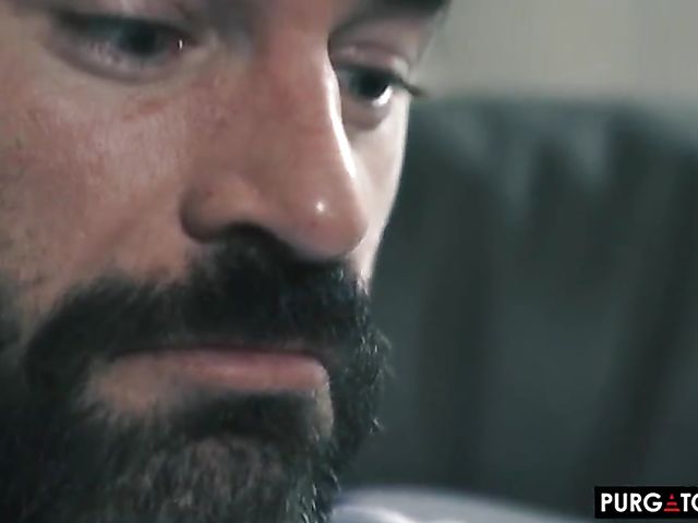 Jaye Summers - Blowjob threesome with her husband's friend