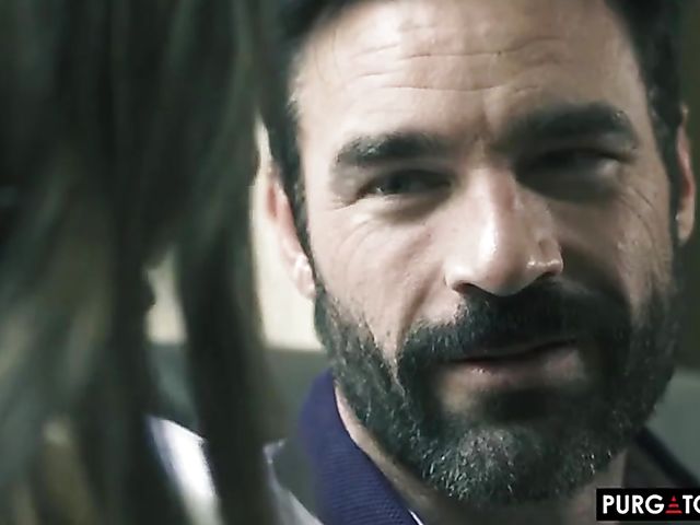 Jaye Summers - Blowjob threesome with her husband's friend