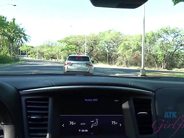 Teen glasses blonde Victoria Gracen gets boned in nature