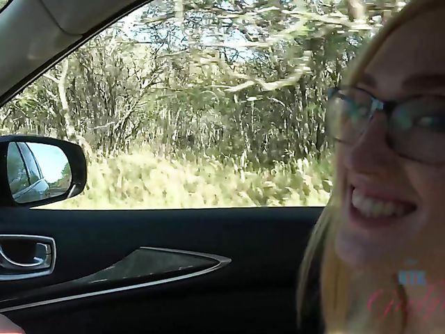Teen glasses blonde Victoria Gracen gets boned in nature