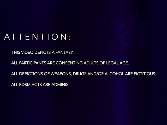 Exotic beauty Scarlett Bloom tries sex machines