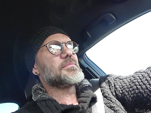 Alternative tattoo MILF Ronda Strong blows in the car and gets railed in bed