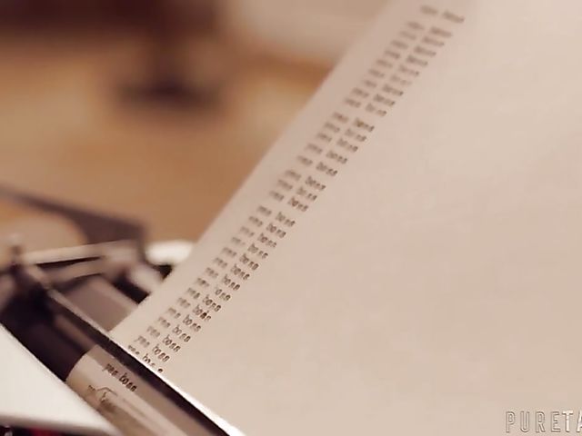 Jill Kassidy's white lace secretary stockings turn her boss on