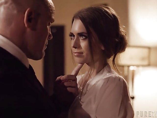 Jill Kassidy's white lace secretary stockings turn her boss on