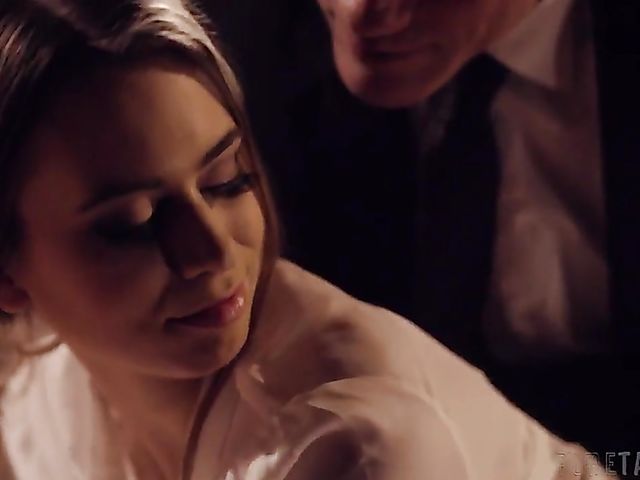 Jill Kassidy's white lace secretary stockings turn her boss on