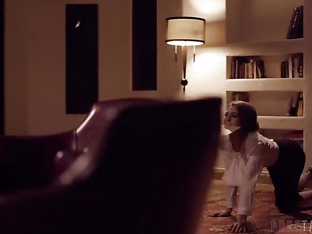 Jill Kassidy's white lace secretary stockings turn her boss on