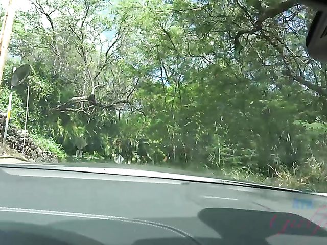 Underwater pussy of his skinny dipping girlfriend Victoria Gracen