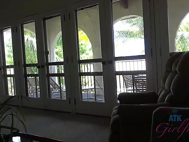 Underwater pussy of his skinny dipping girlfriend Victoria Gracen