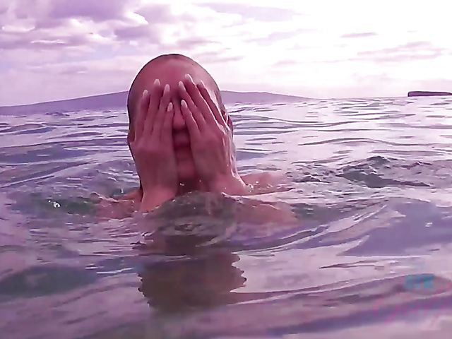 Underwater pussy of his skinny dipping girlfriend Victoria Gracen