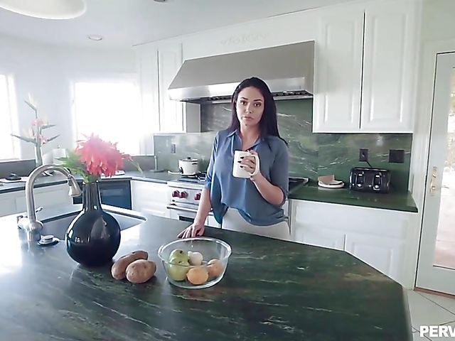 Fake tits POV with raven-haired mommy Brooke Beretta