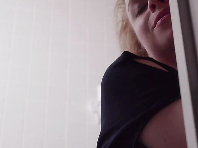 Alexa Flexy - Shower masturbation with her playful fingers 