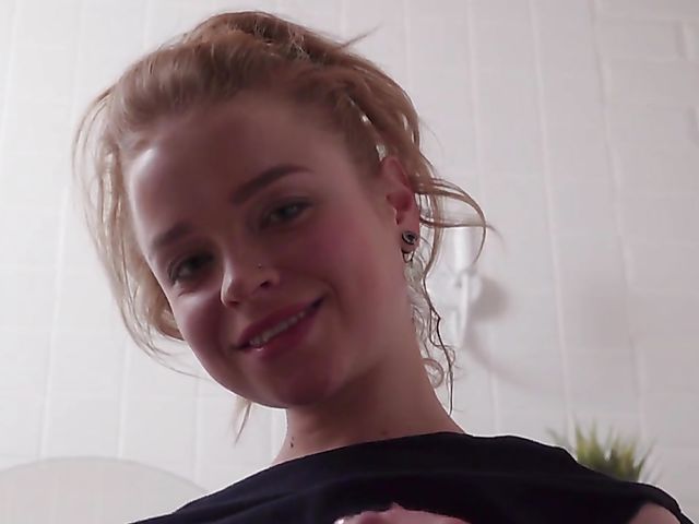 Alexa Flexy - Shower masturbation with her playful fingers 