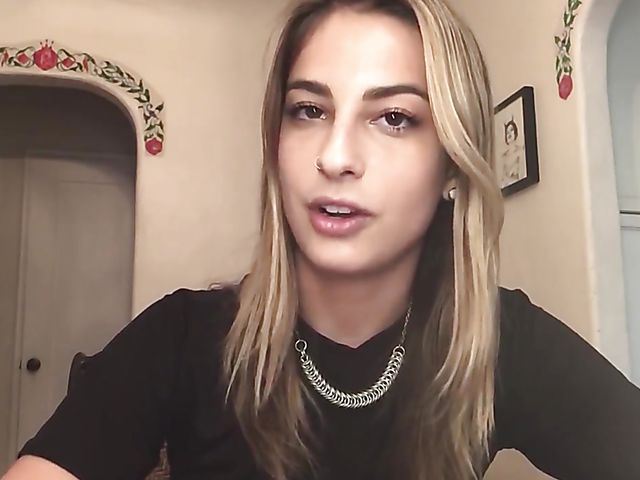 Kristen Scott and AJ Applegate lesbian warm-up and cock share