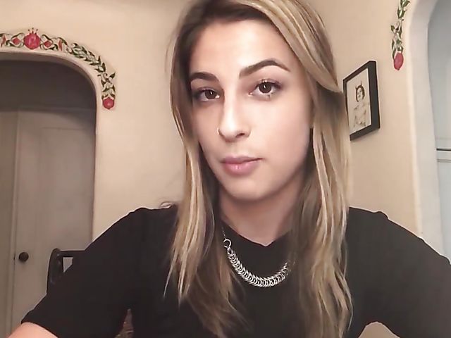 Kristen Scott and AJ Applegate lesbian warm-up and cock share