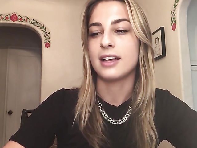 Kristen Scott and AJ Applegate lesbian warm-up and cock share