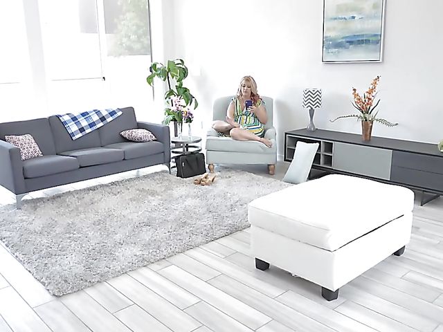 Two toys masturbation with thick mature Joclyn Stone