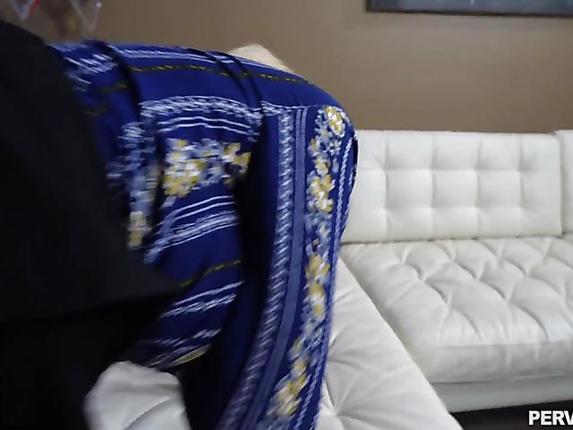 MILF POV with big breasted perv mom Amber Chase