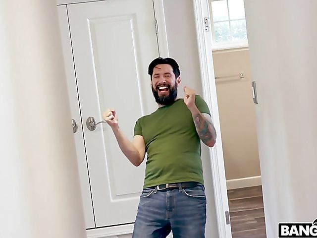 Rough fuck with teen Gia Derza and brutal Tommy Pistol