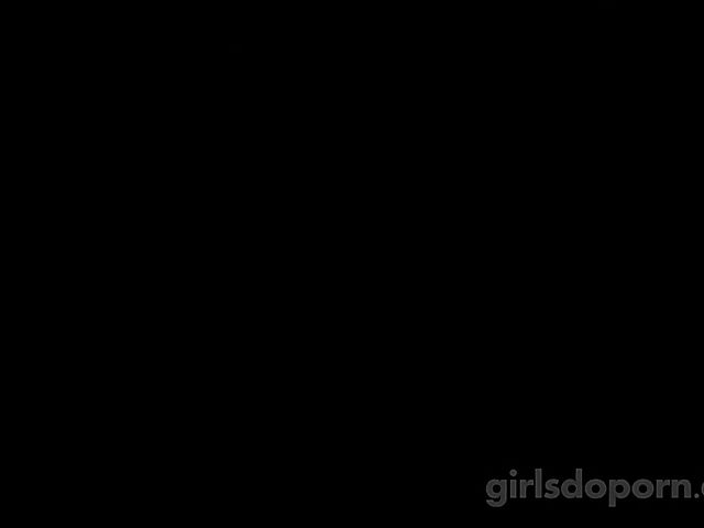 Petite asian newbie gets her exotic 18-year-old pussy plugged