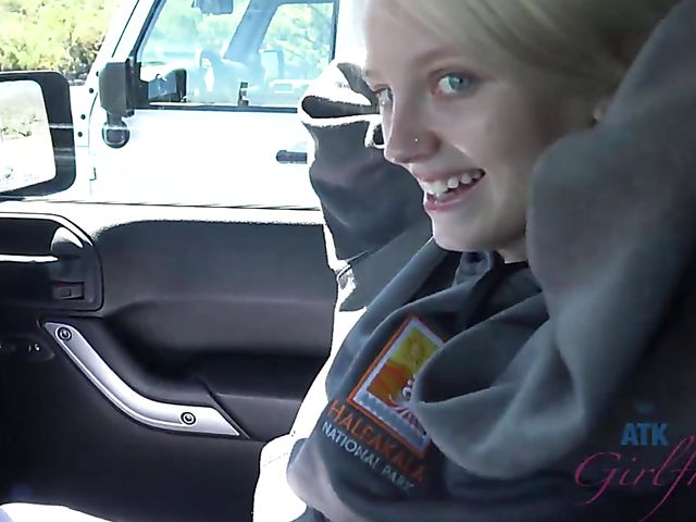 Teen bikini girl Kate Bloom diving and showing her twat in the car